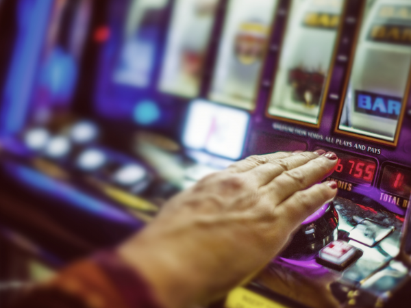 What Are Sticky and Non-Sticky Bonuses in Gambling?